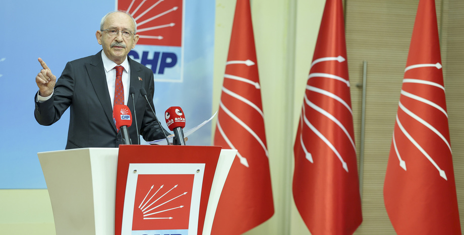 CHP Lideri Kemal Kılıçdaroğlu: "Gerçekten Fon Skandalının Üzerine Gitmek İstiyorsanız Gazetecilerin Önünden Çekilin"