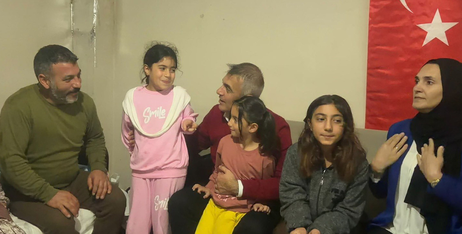 Başkan Mehmet Ali Yüksel’den “Cumhuriyet kimsesizlerin kimsesidir” sözünü sahiplenen ziyaret