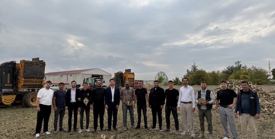 CHP Gençlik Kolları’ndan Konya Çumra’da Genç Çiftçilere Destek 