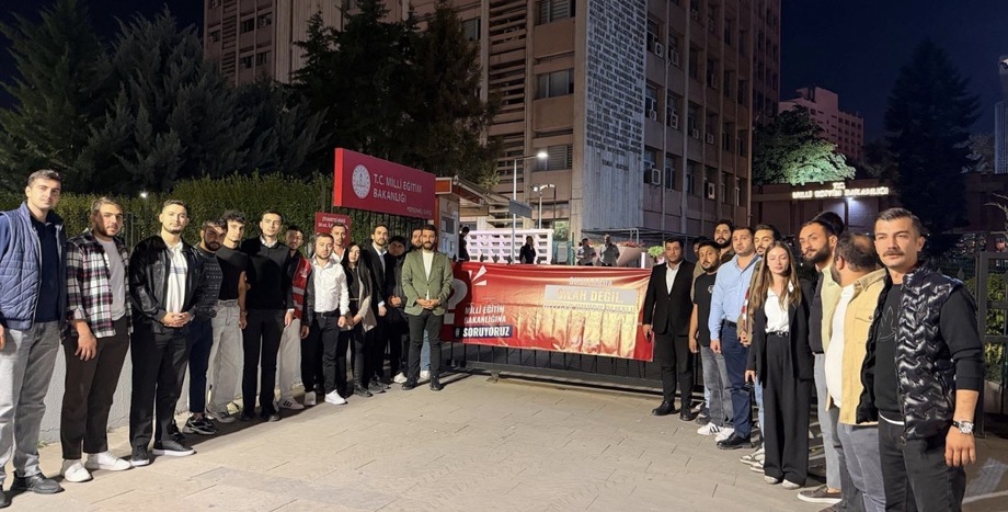 ​Okullarda silah değil, gelecek umudu olmalı!