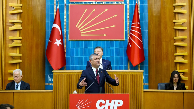 Özgür Özel,CHP Grup Toplantısı,Mesut Özarslan,Keçiören Belediyesi istifa,köprü özelleştirmesi,15 Temmuz Şehitler Köprüsü satışı,deprem bölgesi son durum,Mansur Yavaş,Ekrem İmamoğlu,Zeydan Karalar,Özgür Özel Mesut Özarslan mesajları,boğaz köprüleri kaça satılıyor,depremzede boş senet,asgari ücret ekmek alım gücü 2026,Ankaragücü tribün liderleri Mesut Özarslan rüşvet,AK Parti özelleştirme listesi 2026