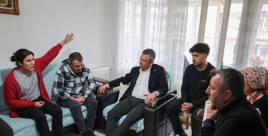 CHP Genel Başkanı Özgür Özel, Ramazan Yıldız’ın Ailesini Ziyaret Etti