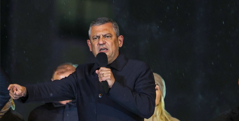 Özgür Özel,CHP Ataşehir Mitingi,Millet İradesine Sahip Çıkıyor,Ekrem İmamoğlu,köprü ve otoyol satışı,Onursal Adıgüzel,adalet nöbeti,Özgür Özel köprü satışı vatan hainliği açıklaması,CHP 90. eylem katılım rakamları,İnan Güney ve tutuklu belediye başkanları son durum,Ataşehir belediyesi kentsel dönüşüm ve sosyal projeler,Ramazan ayı adalet mesajı Özgür Özel,Saraçhane direnişi,Silivri cezaevi,tutuksuz yargılama talebi,asgari ücret ve emekli maaşı altın hesabı,Türkiye İttifakı,Özgür Özel Erdoğan’a Seslendi: “İstanbul Ayaktadır, O Köprüleri Sana Sattırmayacağız!”,90 Eylemde 13,5 Milyon Katılım: "Mücadele Asla Durmayacak",Köprü ve Otoyol Özelleştirmelerine Tepki: "Vatan Hainliğine Tur Bindiriyorlar",Yargı Süreçleri ve Tutuklu Başkanlar: "Gök Kubbeyi Tepenize Yikarız",Ataşehir’de Onursal Adıgüzel ve Ekrem İmamoğlu Hizmetleri,Ramazan Mesajı: “Dualarınıza Adalet Talebini Ekleyin”