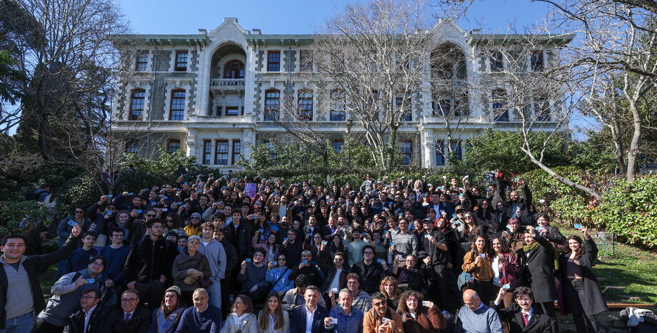 CHP Genel Başkanı Özgür Özel, Boğaziçi Üniversitesi Güney Kampüs’te...