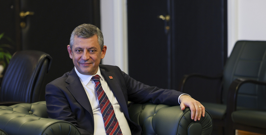 CHP Genel Başkanı Özgür Özel'den Galatasaray'a Tebrik Mesajı