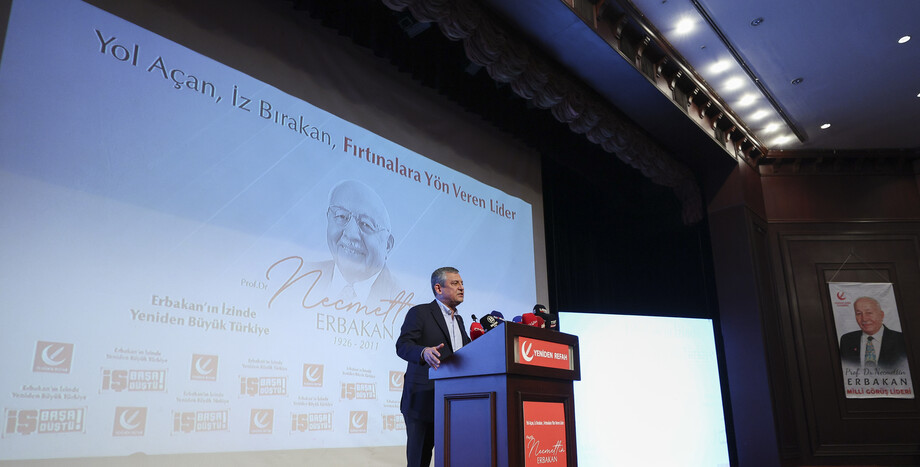 CHP Lideri Özgür Özel: “Bugün İran’a Yapılan Saldırıya, O Gün 1 Mart Tezkeresine Karşı Çıkan Kararlılıkla Yaklaşmalı”