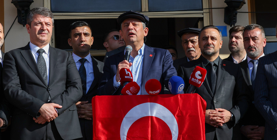 CHP Lideri Özgür Özel: “Evler Yıkıldığında ‘Bir Yıl İçinde Yapacağız’ Diye Oy Toplayıp Üç Yılda Yüzde 70’ini Yapmışlar”