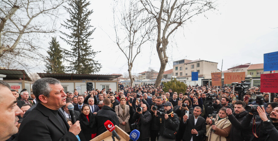 CHP Lideri Özgür Özel: “Tayyip Bey Muhalefet, Biz İktidar Olmuşuz; Geleceğin İktidarına Muhalefet Ediyor”
