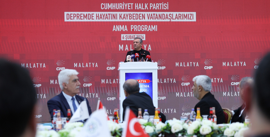 CHP Lideri Özgür Özel: “Kim Bir Temel Kazdıysa, Kim Çatıya Bir Kiremit Koyduysa Allah Razı Olsun”