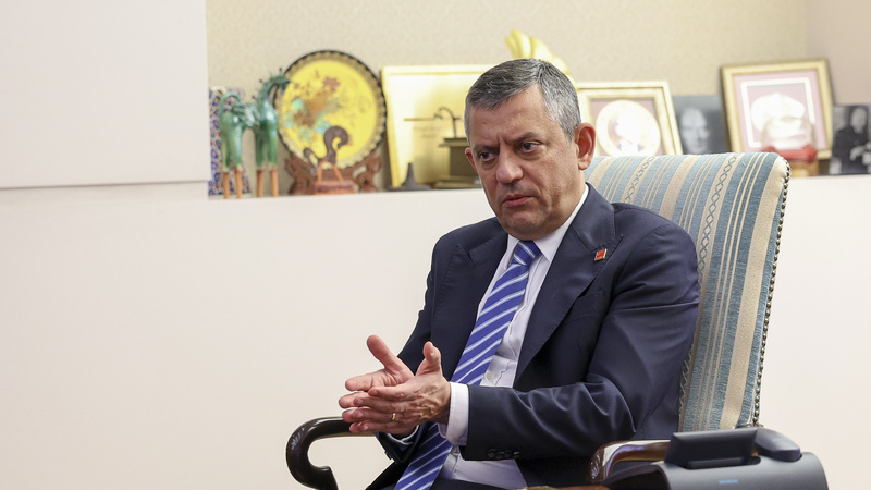 Özgür Özel,CHP İran açıklaması,ABD İsrail İran saldırısı,bölgesel savaş uyarısı,uluslararası hukuk,itidal ve sağduyu çağrısı,diplomasi masası,Özgür Özel İran saldırısı hakkında ne dedi?,CHP'nin dış politika ve bölge güvenliği tutumu,Uluslararası hukuka dayalı dünya düzeni ve CHP,Bölgesel istikrarsızlığa karşı CHP’nin 7 maddelik görüşü,İran’ın geleceğine kim karar vermeli Özgür Özel