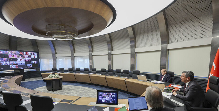 CHP Genel Başkanı Özgür Özel, Sosyalist Enternasyonal Prezidyum Toplantısına Katıldı