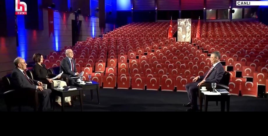 CHP Lideri Özgür Özel: “Hakkındaki 7 Başvurumuz HSK’da Bekliyordu, Bakan Yapıp Başına Getirdiler, Kadı, Davacı Oldu”