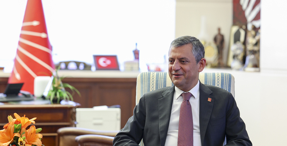 CHP Genel Başkanı Özel'den Önceki Cumhurbaşkanları, Meclis Başkanları ve Genel Başkanlara Bayram Telefonu