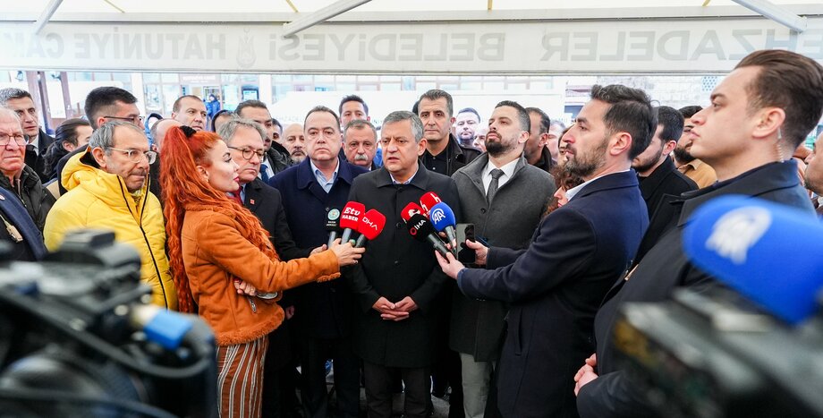 CHP Lideri Özgür Özel: “Daha Çok Kazanılan, Hakça Bölüşen Bir Ülkeyi Hak Ediyoruz; Öyle Yarınlar İçin Çalışıyoruz”