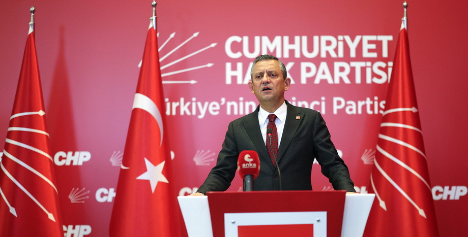 CHP Genel Başkanı Özgür Özel'den Gazeteci İsmail Arı'nın Gözaltına Alınmasına Tepki