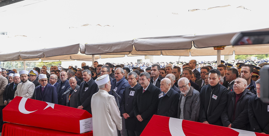 CHP Lideri Özgür Özel, Şehit ASELSAN Teknisyenleri Kahraman ve Can'ın Cenaze Törenine Katıldı