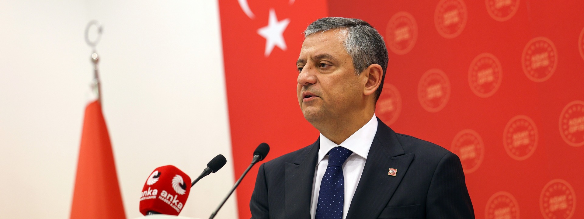 Özgür Özel,CHP Ekonomi Eşgüdüm Konseyi,Acil Önlemler Paketi,Akaryakıt KDV indirimi,İran Savaşı Ekonomik Etkiler,Çiftçi Destek Paketi,Ekrem İmamoğlu,Cumhurbaşkanlığı Aday Ofisi,CAO Yürütme Kurulu,Savaş Ekonomisi,ABD ve İsrail İran Saldırısı,İran Bildirisi,İran Bildirisinin Tercümesini Sitelerine Koymaktan Acizler