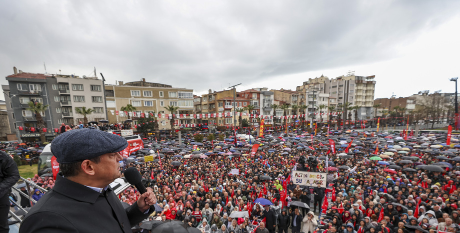CHP Lideri Özgür Özel: “Darbeye Kalkışanlar Milleti İnandıramadı, Davaların Siyasi Olduğuna İnananların Oranı Yüzde 60” 