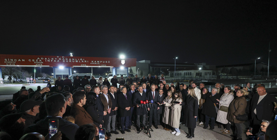 CHP Lideri Özgür Özel:“Kartalkaya’da Görevli Başsavcı, Tanju Özcan Şikâyet Etti Diye Husumetle Taşı Sıkıp Su Çıkarıyor”