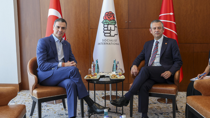 Özgür Özel,Pedro Sánchez,İspanya Türkiye İlişkileri,Dayanışma Mesajı,SE,SI,Sosyalist Enternasyonal,Dış Politika,ABD ve İsrail İran Saldırısı