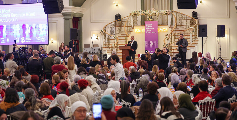 CHP Lideri Özgür Özel: “Bundan Sonra Her Şeyin İyi Olması İçin Kararı Anneler Verecek, Artık Sıra Ev Kadınlarında”	