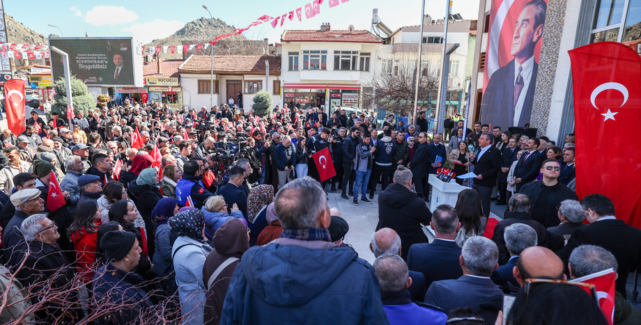 CHP Lideri Özgür Özel: “Hiç Merak Etmeyin; Emeklinin, Emekçinin, Çiftçinin Yüzü Gülecek, Esnafın Derdi Kalmayacak”