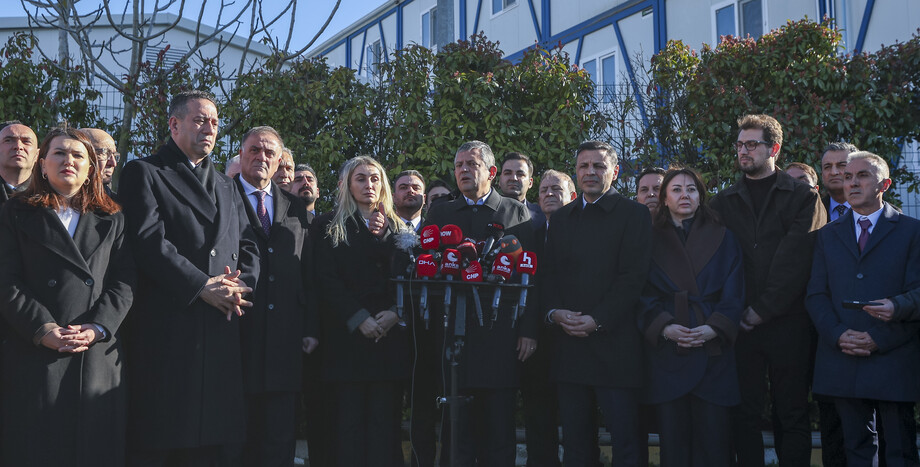 CHP Lideri Özgür Özel: Bu Mahkemeyi Millete Göstermeye Cesareti Var Mı Erdoğan’ın?”
