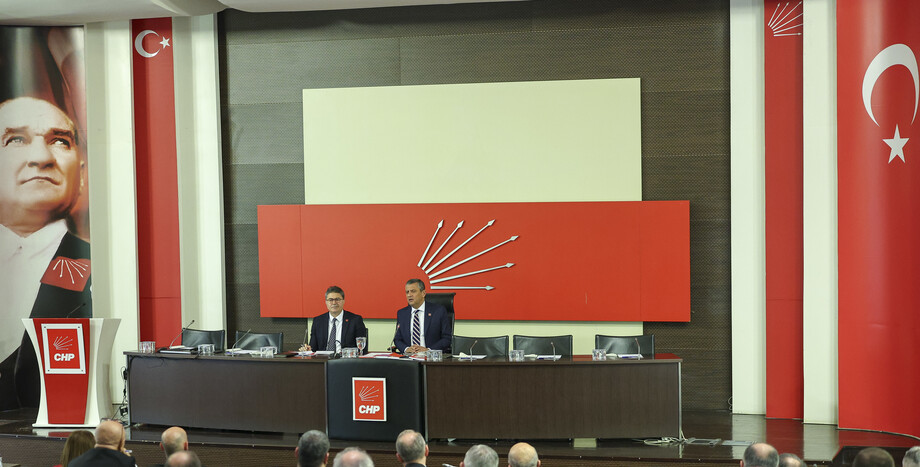 CHP Genel Başkanı Özgür Özel, İl Başkanları ile Bir Araya Geldi