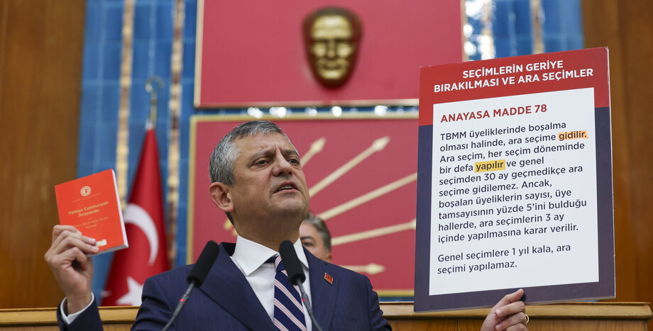 CHP Genel Başkanı Özgür Özel: “Muhalefette Bir Özgüven Patlaması, İktidardaysa Dizlerin Titremesi Söz Konusu”