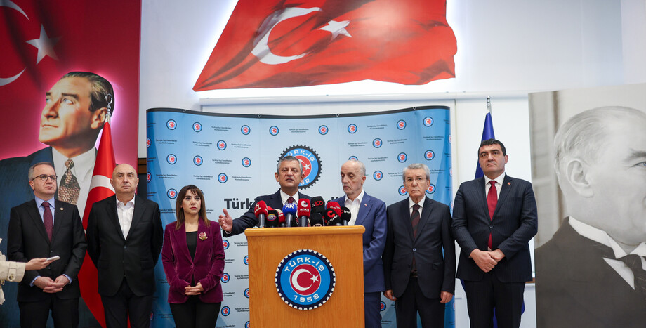 CHP Lideri Özgür Özel: Gün Dayanışmanın Günüdür; Vatandaş Muhalefetin Bir ve Beraber Olmasını, İktidar Değişimi Bekliyor