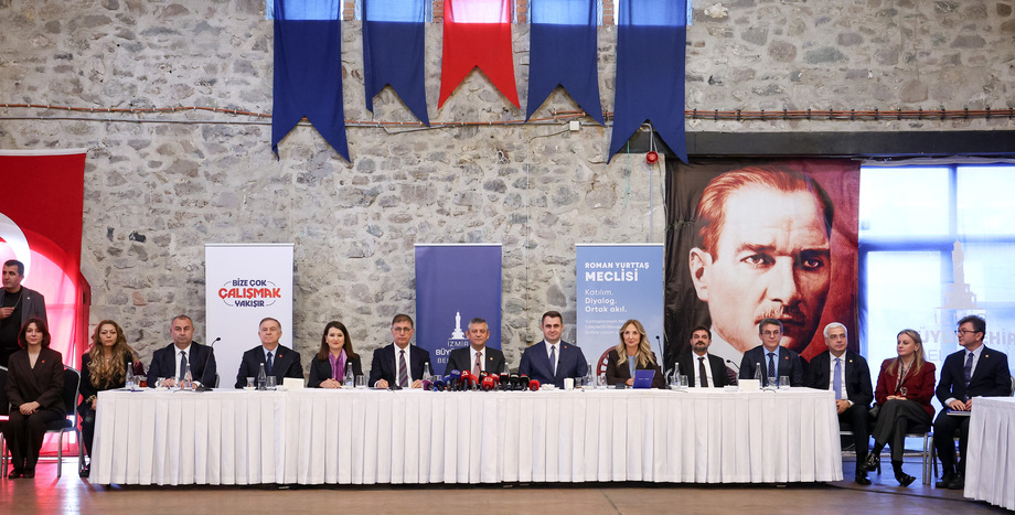 CHP Genel Başkanı Özgür Özel: “Bu Dönemin En Büyük Ayıbı, Meclis’te Romanların Temsil Edilmiyor Oluşudur”