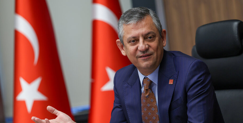 CHP Lideri Özgür Özel: "Tüm Meslektaşlarımın 14 Mayıs Eczacılık Günü'nü Kutluyorum"