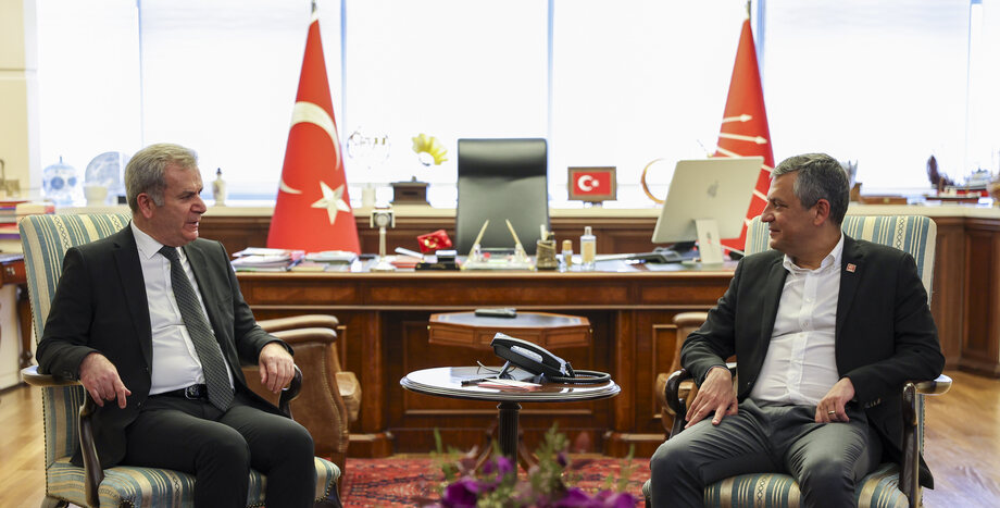 CHP Genel Başkanı Özgür Özel, Hak-Sen Genel Başkanı Ayhan Çivi ile Bir Araya Geldi