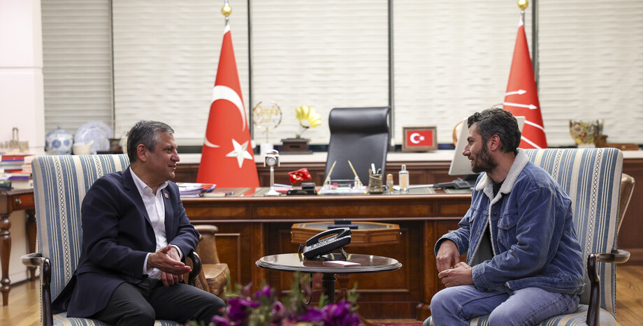 CHP Genel Başkanı Özgür Özel, Sol Parti Genel Başkanı Önder İşleyen'le Bir Araya Geldi