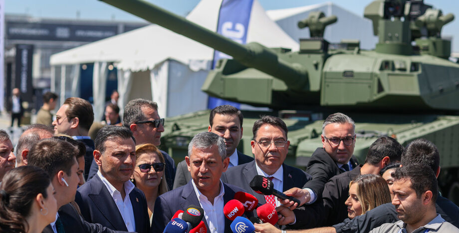 CHP Lideri Özgür Özel: “Kaan’ın Göklerde Yerli ve Milli Motoruyla Uçacağını Görüyoruz, Motoru Gördük, Gurur Duyduk”