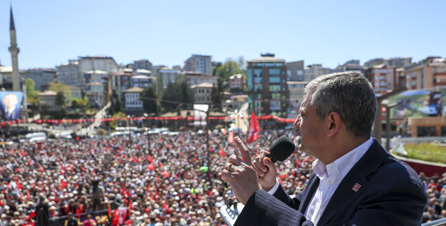 CHP Lideri Özgür Özel: “Savcıyken Operasyon Planladığı Erdoğan’la Şimdi Kriptolu Telefonla Konuşup Sesini Kayda Alıyor” 