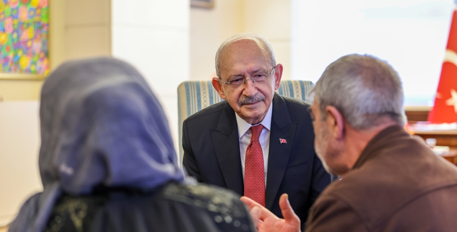 CHP Genel Başkanı Kemal Kılıçdaroğlu Mağdur Aileyi Makamında Kabul Etti: CHP Şikayetinden Vazgeçti