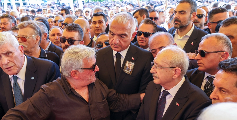 CHP Genel Başkanı Kemal Kılıçdaroğlu, Kadir İnanır'ın Cenaze Törenine Katıldı