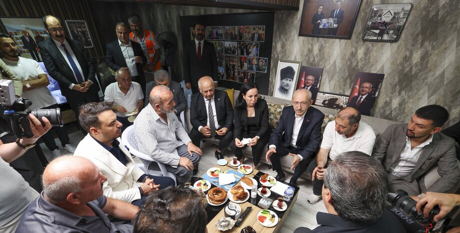 CHP Genel Başkanı Kemal Kılıçdaroğlu, Ankara Rüzgarlı İnşaat Malzemecileri Kooperatifi’ni Ziyaret Etti