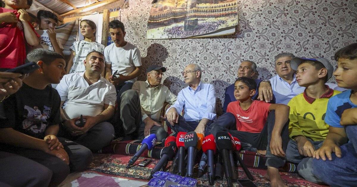 CHP Genel Başkanı Kemal Kılıçdaroğlu, Polatlı'da Mevsimlik Tarım İşçilerini Ziyaret Etti