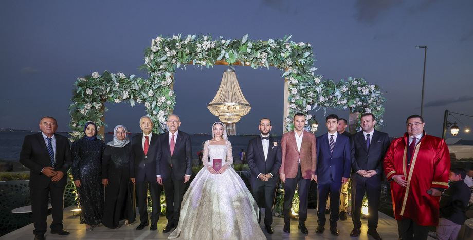 CHP Genel Başkanı Kemal Kılıçdaroğlu Tuğçe Bekmez ile Sinan Ok’un Nikah Şahitliğini Yaptı
