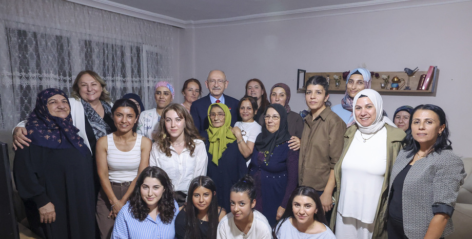 Kemal Kılıçdaroğlu Sincan ziyareti,Kemal Kılıçdaroğlu ev işçisi kadınlar,CHP kadın emekçiler buluşması,Sincan gündelikçi kadınlar toplantısı