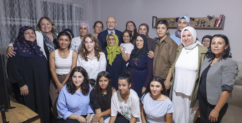 Kemal Kılıçdaroğlu Sincan ziyareti,Kemal Kılıçdaroğlu ev işçisi kadınlar,CHP kadın emekçiler buluşması,Sincan gündelikçi kadınlar toplantısı