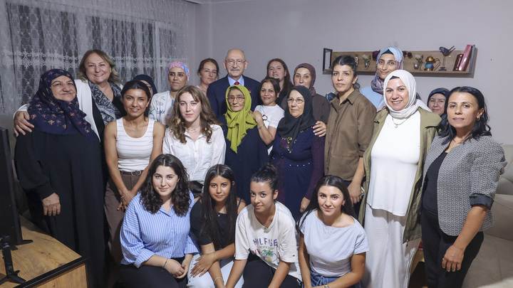 Kemal Kılıçdaroğlu Sincan ziyareti,Kemal Kılıçdaroğlu ev işçisi kadınlar,CHP kadın emekçiler buluşması,Sincan gündelikçi kadınlar toplantısı