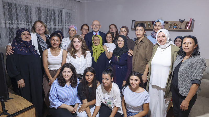 Kemal Kılıçdaroğlu Sincan ziyareti,Kemal Kılıçdaroğlu ev işçisi kadınlar,CHP kadın emekçiler buluşması,Sincan gündelikçi kadınlar toplantısı
