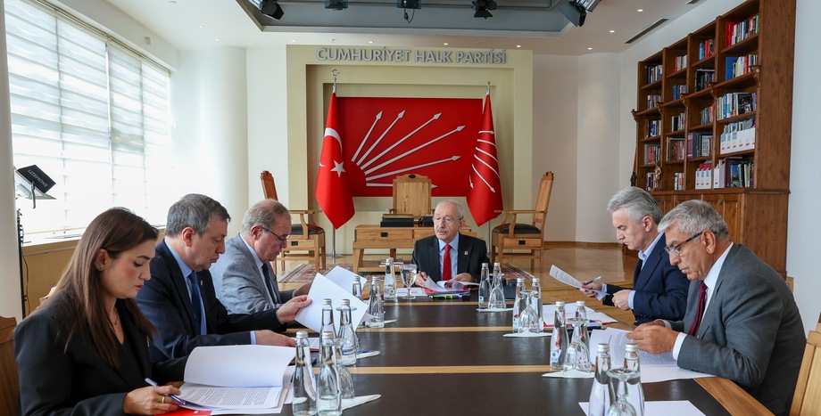 CHP Ekonomi Masası,Borsa,Olağanüstü fiyat hareketleri,hızlı fon büyümeleri,ekonomik tehlike,Kemal Kılıçdaroğlu