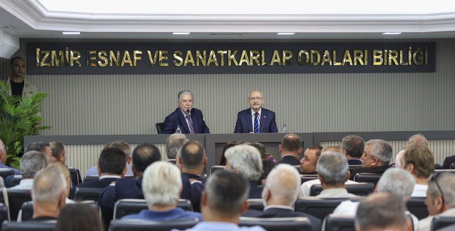 Kemal Kılıçdaroğlu İzmir esnaf ziyareti,CHP esnaf bakanlığı vaadi,üç harfli zincir marketler,Halk Bankası ucuz kredi esnaf,Kemal Kılıçdaroğlu İzmir Esnaf Odaları Birliği