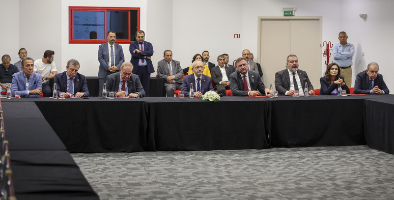 Kemal Kılıçdaroğlu İzmir ESBAŞ ziyareti,CHP lideri Ege Serbest Bölge buluşması,Kılıçdaroğlu Milli Bilinç ve Güçlü Türkiye Buluşması,Utku Gümrükçü Faruk Güler ESBAŞ,Kılıçdaroğlu İzmir ziyareti