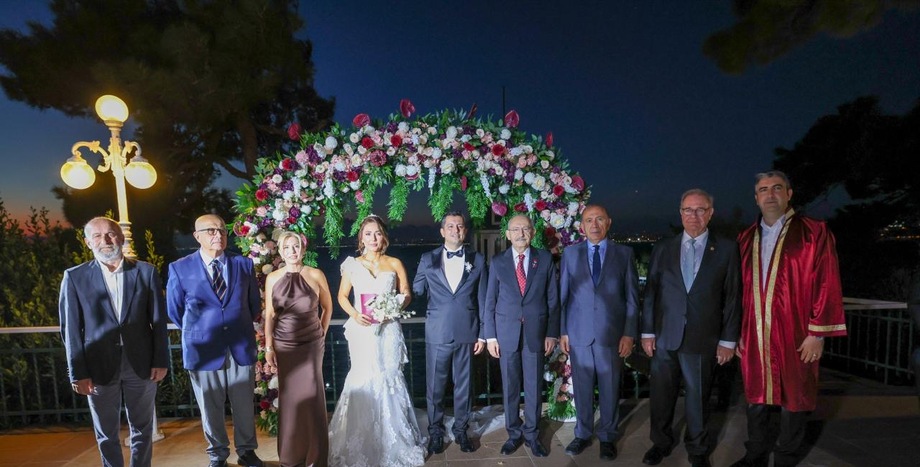 CHP Genel Başkanı Kemal Kılıçdaroğlu, Yiğit Acar ile Tuğçe Doğan’ın Nikâh Şahitliğini Yaptı