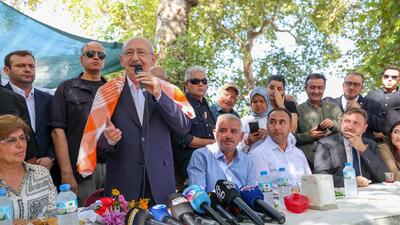 Kemal Kılıçdaroğlu Buca Kaynaklar Köyü,CHP Kılıçdaroğlu Buca köy ziyareti,Kılıçdaroğlu sosyal devlet açıklaması,Kaynaklar Köyü kahvaltı buluşması Kılıçdaroğlu,CHP İzmir köylü buluşması